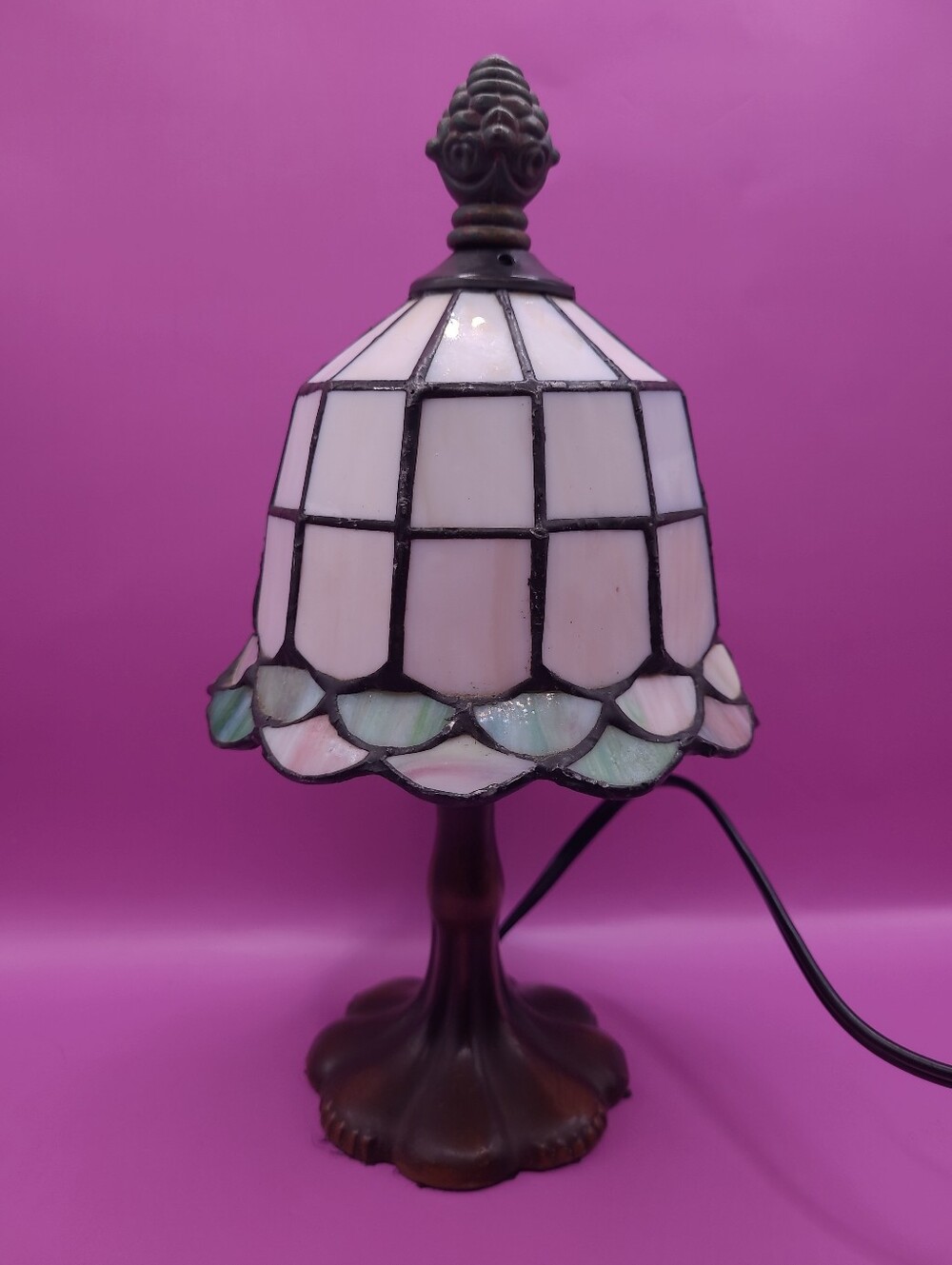 Vintage Tiffany Style Mini Table Lamp White Slag Stained Glass Pineapple Finial